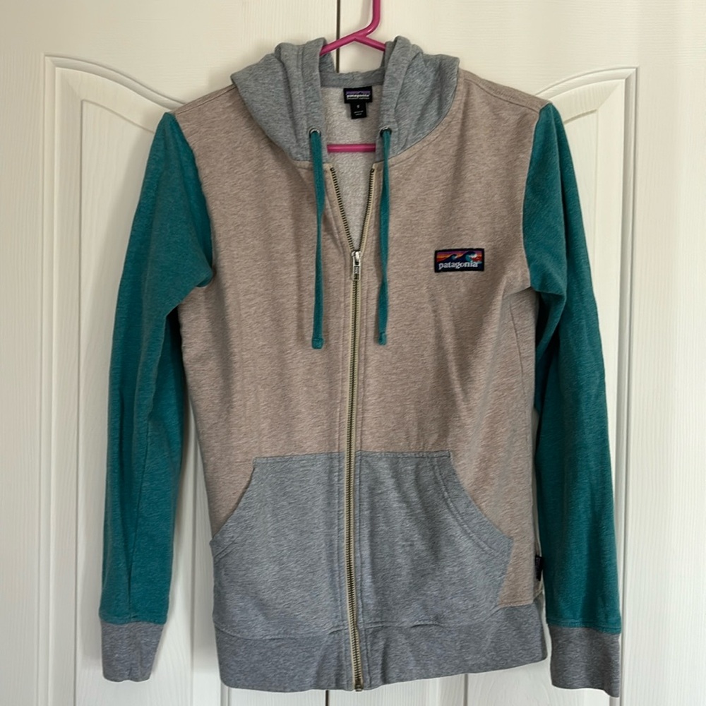 Patagonia Women’s size small full zip hoody